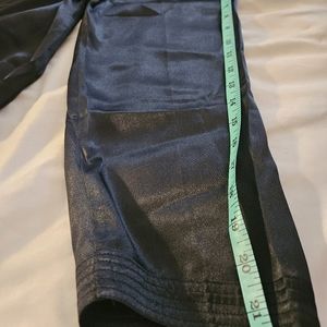 NWT. VINTAGE CHINESE GONGFU OUTFIT. L.